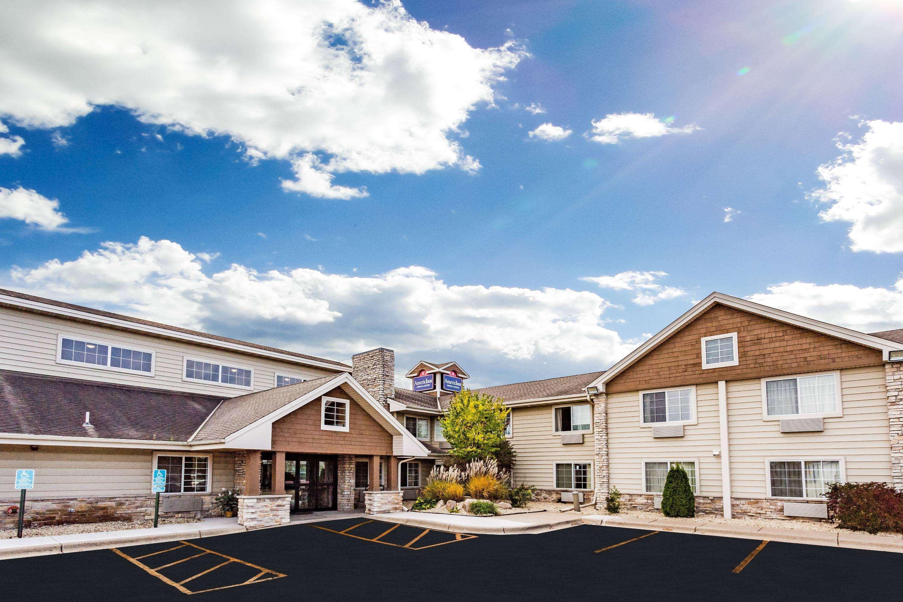 Americinn By Wyndham Hotel And Suites Long Lake Экстерьер фото