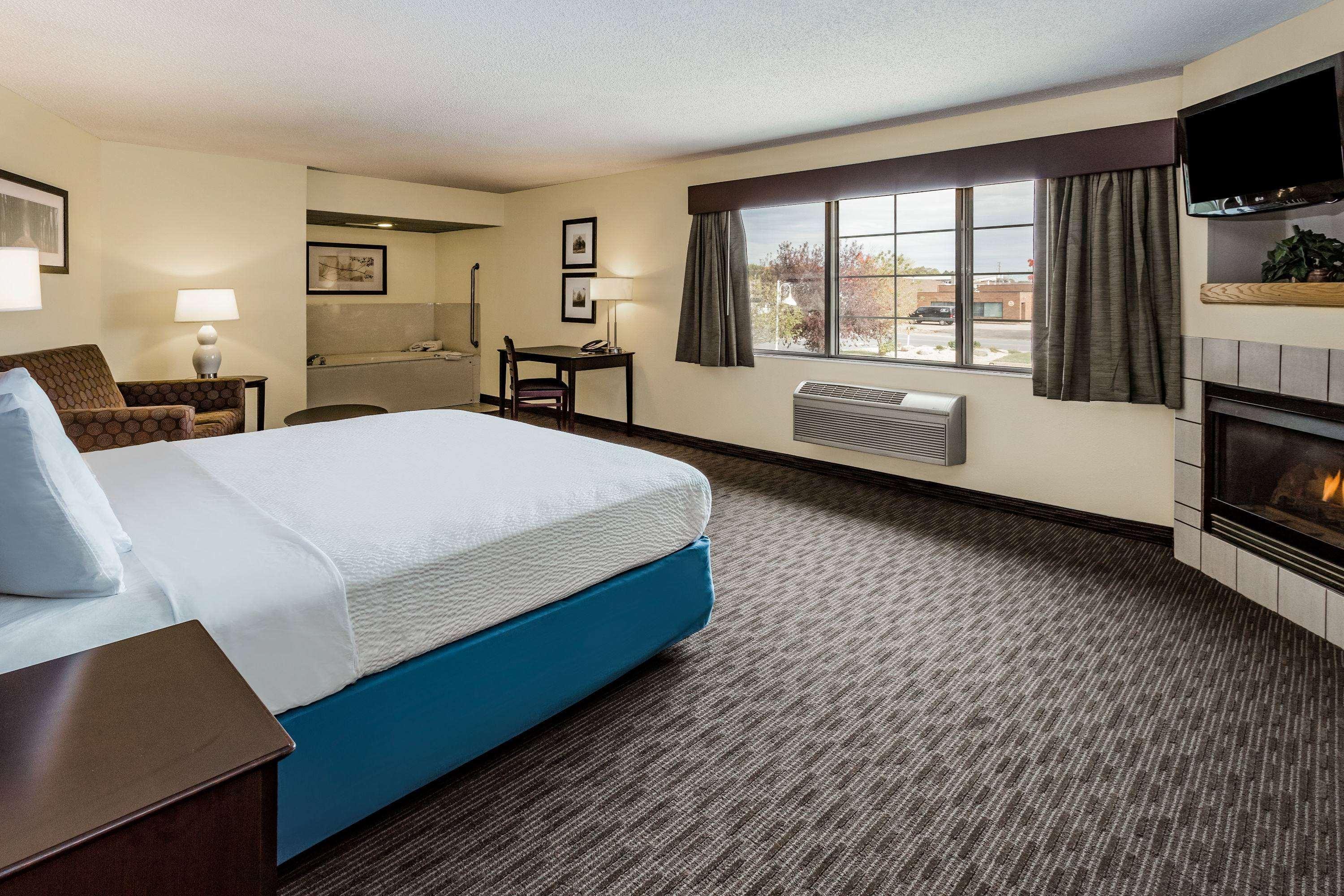 Americinn By Wyndham Hotel And Suites Long Lake Экстерьер фото