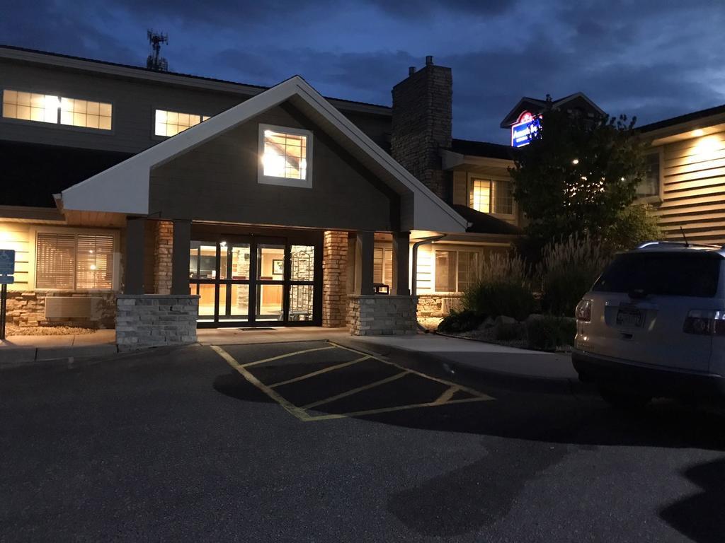 Americinn By Wyndham Hotel And Suites Long Lake Экстерьер фото